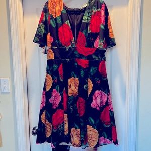 Great black floral Special Occasion dress! Perfect for a wedding! NWOT